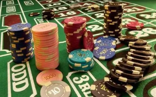 shwe lucky 2d ဂိမ်းလော်ဘီ၏ Slots နှင့် Live Casino ဂိမ်းများ ပါဝင်သော အဓိက ကစားခန်း
